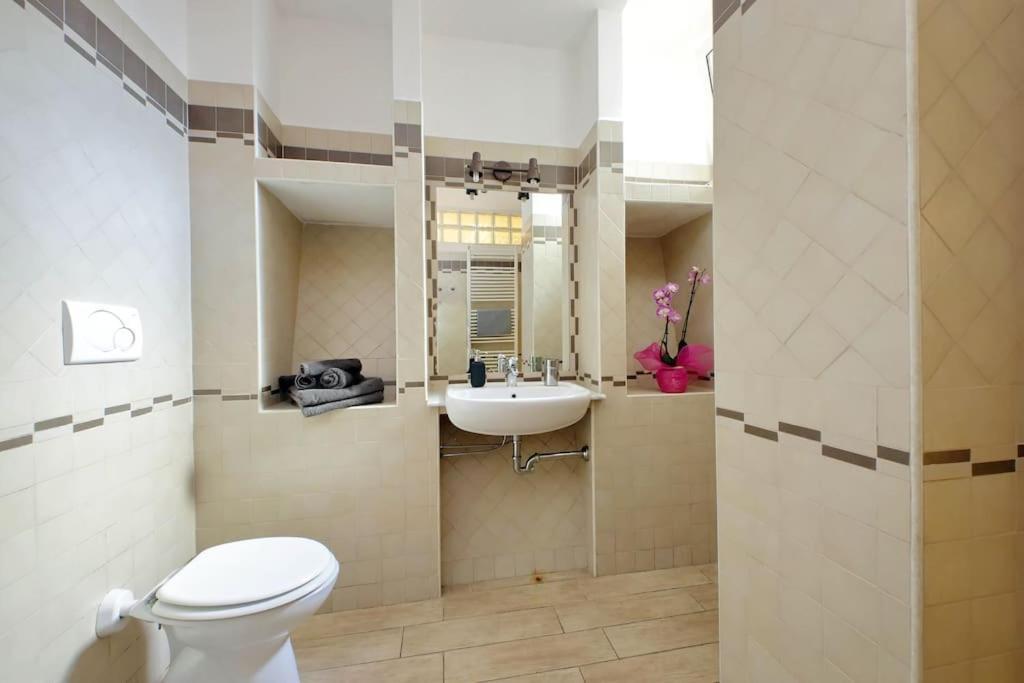 Vatican Flat Spacious Cozy With Court Rom Exterior foto